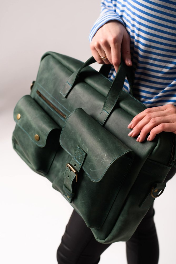 Стильна і функціональна сумка арт. 642 ручної роботи з натуральної вінтажної шкіри зеленого кольору 642_green_crz Boorbon