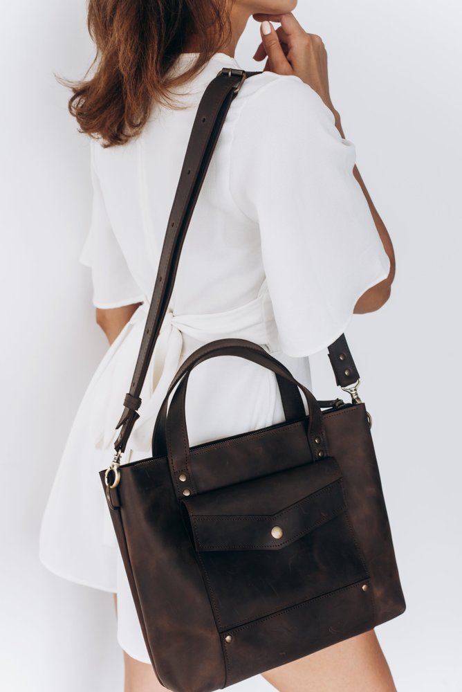 Класична містка жіноча сумка арт. 650 ручної роботи з натуральної вінтажної шкіри коричневого кольору 650_black Boorbon