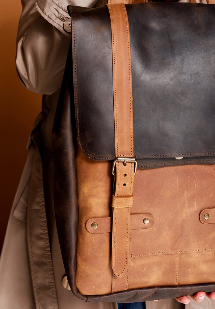 Місткий жіночий міський рюкзак ручної роботи арт. 501 з натуральної вінтажної шкіри коньячного кольору 501_cogn_crazy Boorbon