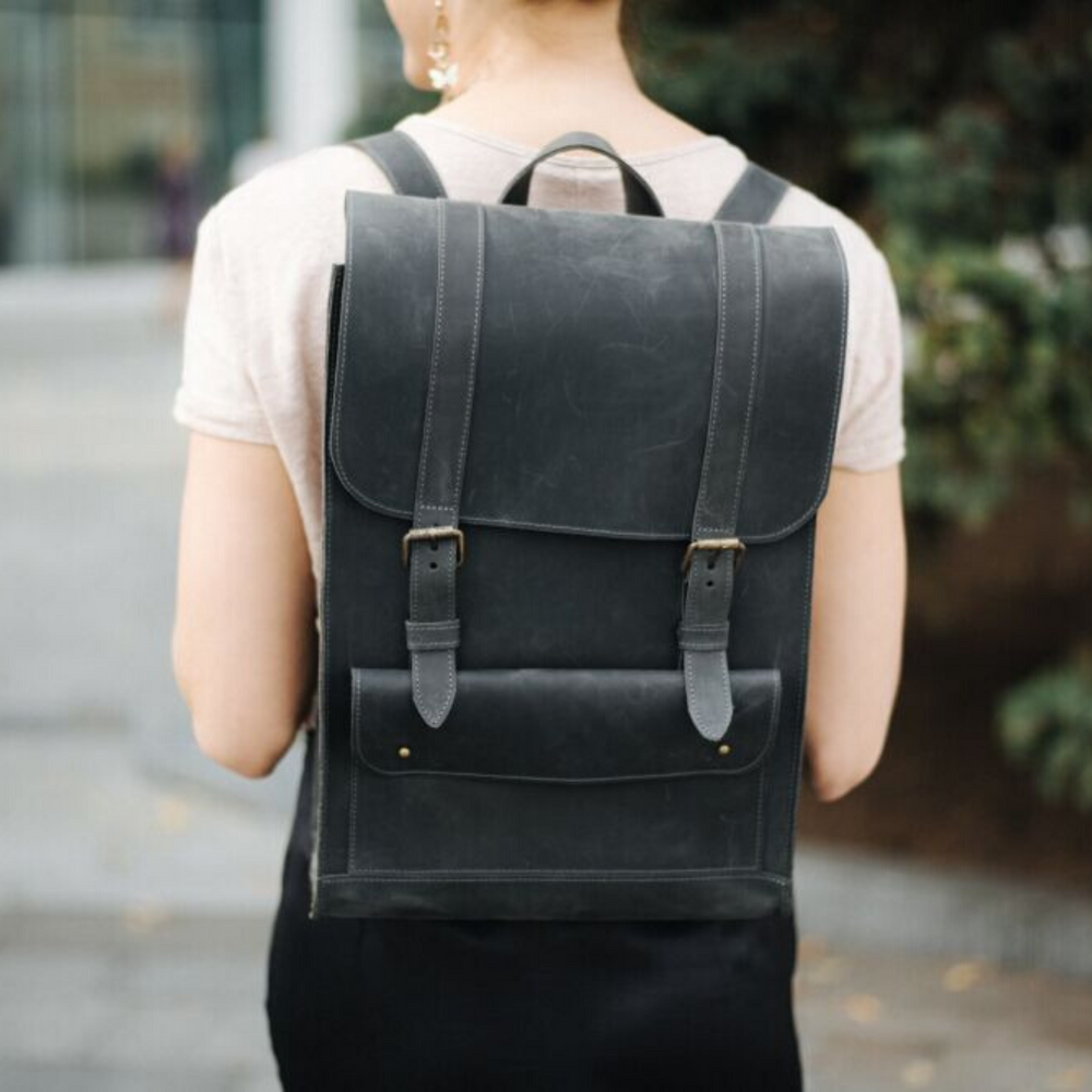 Місткий жіночий рюкзак ручної роботи арт. 510 з натуральної вінтажної шкіри темно-сірого кольору