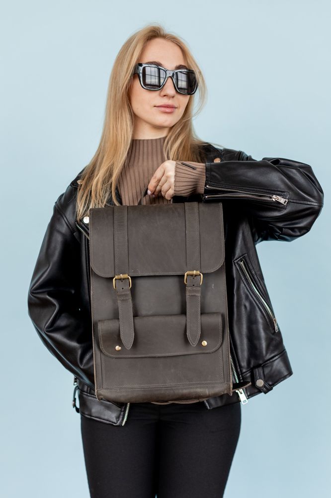 Вместительный женский рюкзак ручной работы арт. 510 из натуральной винтажной кожи темно-серого цвета 510_bordo Boorbon
