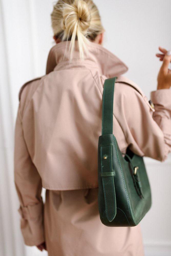 Женская сумка-трапеция арт. 641 из натуральной винтажной кожи зеленого цвета