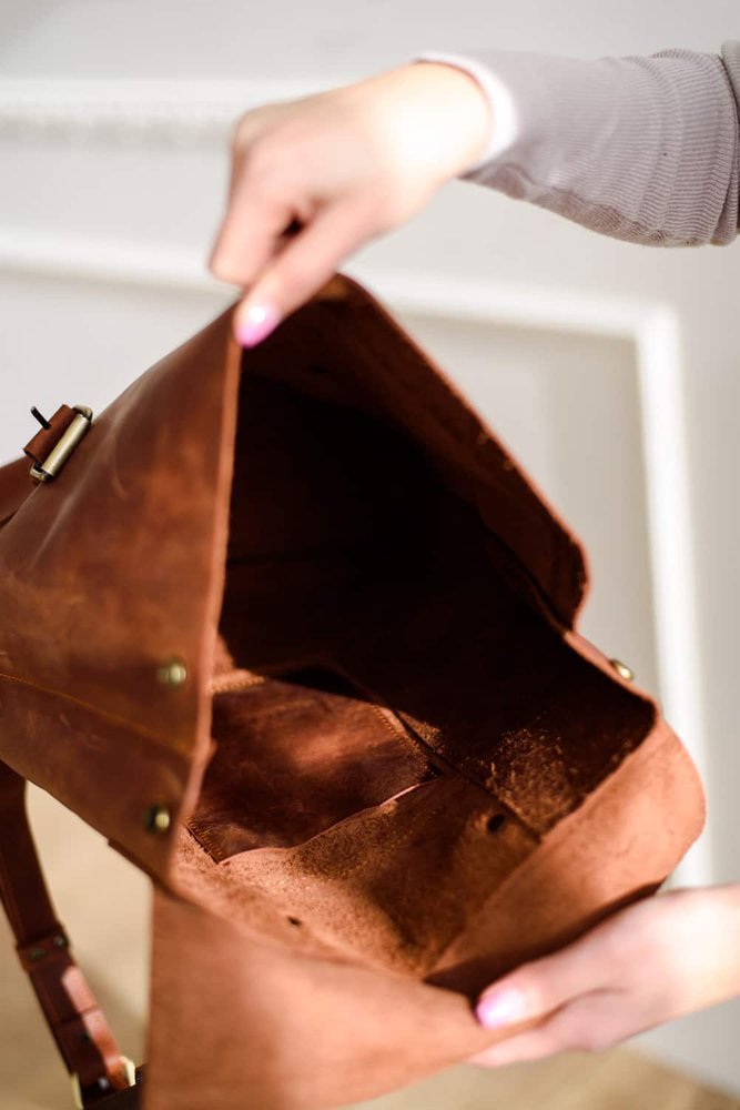Универсальный женский рюкзак ручной работы арт. 507 из натуральной винтажной кожи коньячного цвета