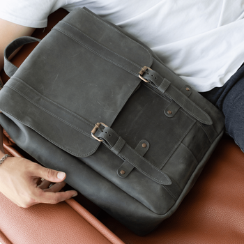 Вместительный мужской городской рюкзак ручной работы арт. 501 из натуральной винтажной кожи темно-серого цвета