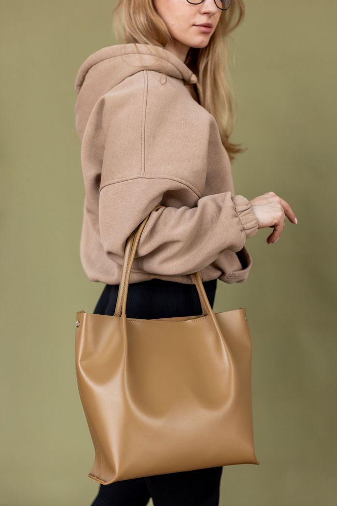 Объемная сумка шоппер арт. Sierra M в цвете капучино из натуральной кожи с легким матовым эффектом Sierra_beige Boorbon