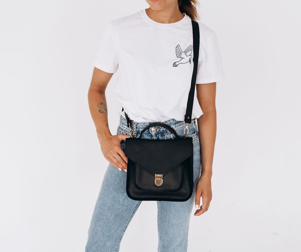 Женская деловая сумка арт. 640 ручной работы из винтажной натуральной кожи черного цвета 640_brown_crzhh Boorbon