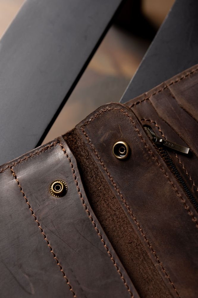 Стильное портмоне ручной работы арт. 202 коричневого цвета из натуральной винтажной кожи 202_black_sav Boorbon