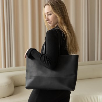Містка жіноча сумка шоппер арт. 603i чорного кольору з натуральної вінтажної шкіри