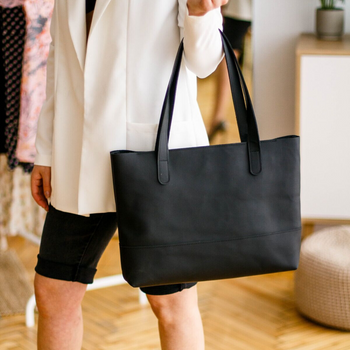 Містка жіноча сумка шоппер арт. 603i чорного кольору з натуральної шкіри з легким матовим ефектом