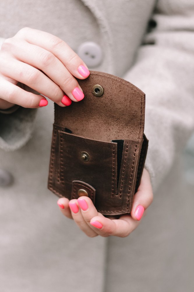 Мініатюрний гаманець ручної роботи арт. 107 коричневого кольору із натуральної винтажної шкіри 107_fist Boorbon