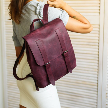 Универсальный женский рюкзак ручной работы арт. 507 из натуральной винтажной кожи бордового цвета