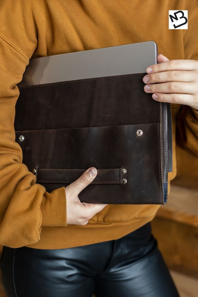 Чохол для MacBook 11" ручної роботи арт. Safer із натуральної шкіри з вінтажним ефектом коричневого кольору Safer_brown_crz &mdash; фото | Boorbon