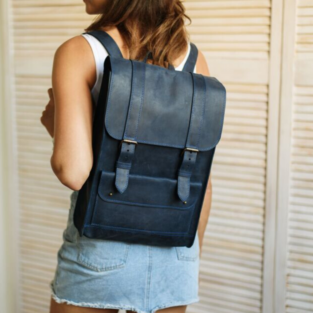 Місткий жіночий рюкзак ручної роботи арт. 510 з натуральної вінтажної шкіри синього кольору