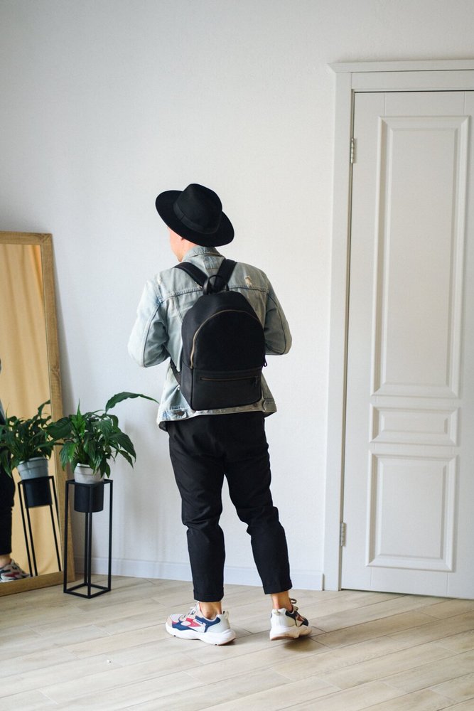 Повсякденний і місткий чоловічий рюкзак ручної роботи арт. Kuga з натуральної вінтажної шкіри чорного кольору kuga_black Boorbon