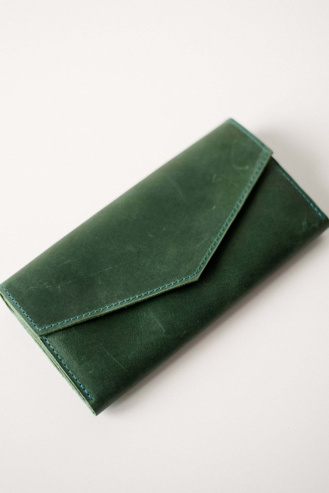 Вместительное портмоне ручной работы арт. Colorado из натуральной винтажной кожи зеленого цвета Colorado_cogn Boorbon
