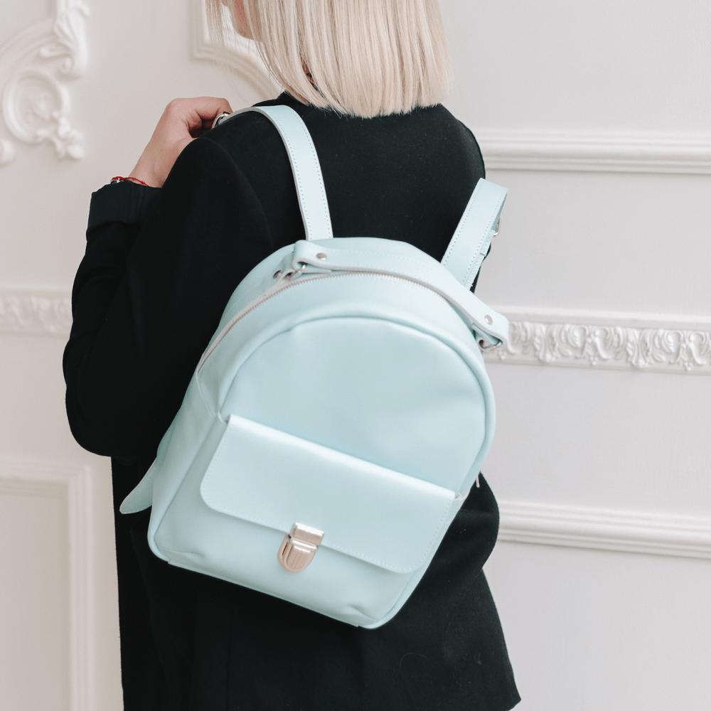 Жіночий міні-рюкзак ручної роботи арт.520 з натуральної шкіри з легким матовим ефектом блакитного кольору