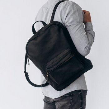 Мужской городской рюкзак ручной работы арт. 511 из натуральной винтажной кожи черного цвета