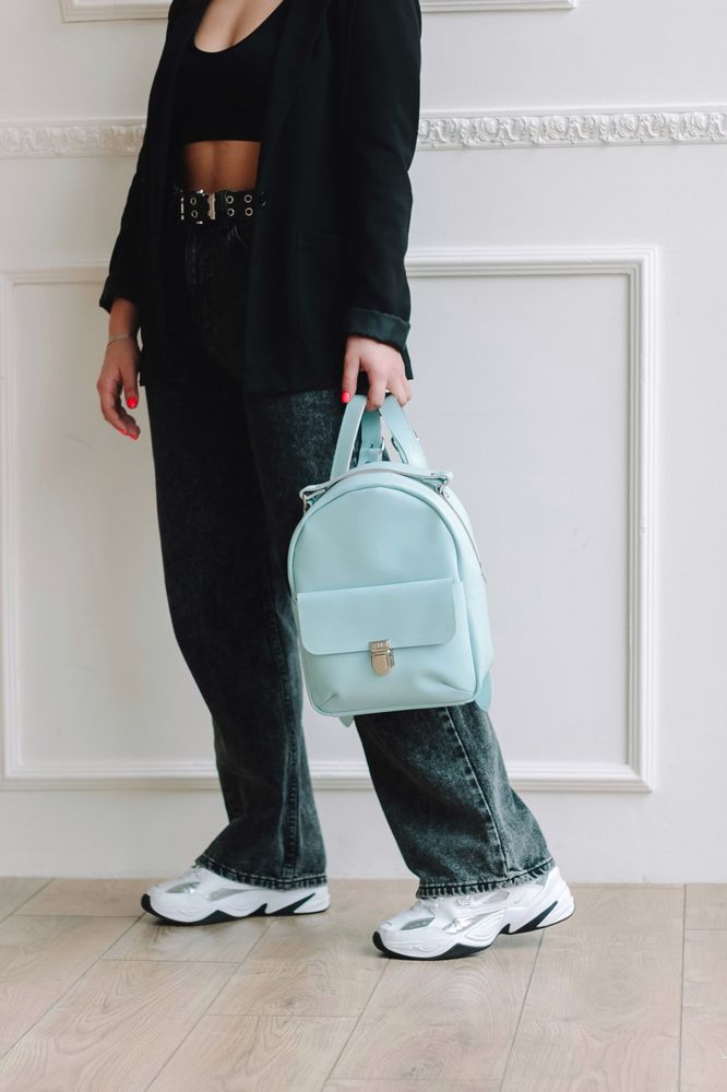 Жіночий міні-рюкзак ручної роботи арт.520 з натуральної шкіри з легким матовим ефектом блакитного кольору 520_khaki Boorbon