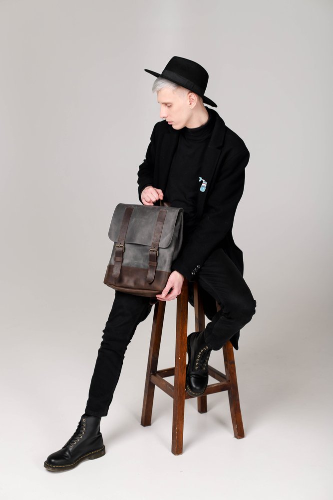 Універсальний чоловічий рюкзак ручної роботи арт. 507 з натуральної вінтажної шкіри темно-сірого кольору