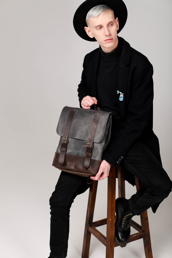 Універсальний чоловічий рюкзак ручної роботи арт. 507 з натуральної вінтажної шкіри темно-сірого кольору
