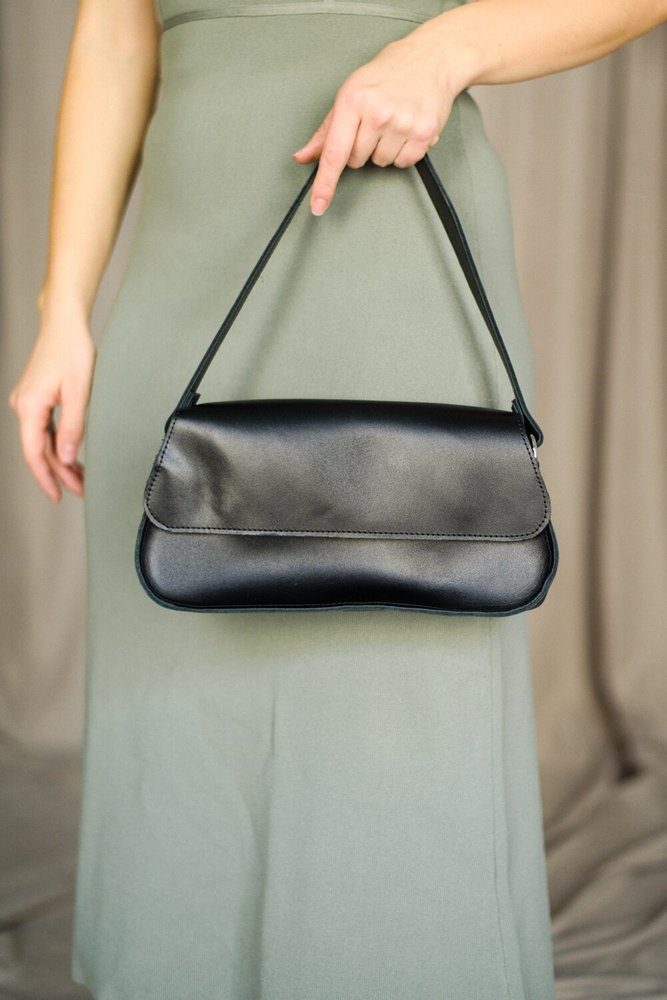 Жіноча сумка багет арт. 651 ручної роботи з чорної шкіри з легким глянцем 651_brd Boorbon