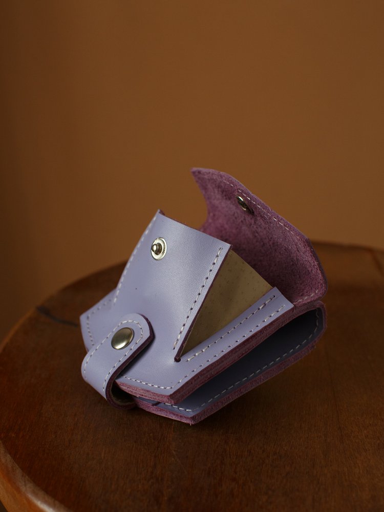 Мініатюрний гаманець ручної роботи арт. 107 лавандового кольору з натуральної шкіри з легким глянцевим  ефектом