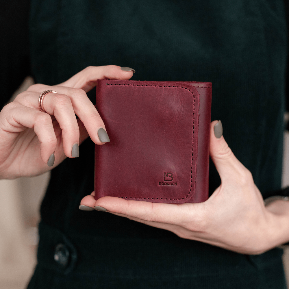Жіночий гаманець на кнопці ручної роботи арт. 104 бордового кольору з натуральної вінтажної шкіри 104_cognk Boorbon