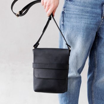 Мужская сумка мессенджер через плечо арт. 608 ручной работы из натуральной винтажной кожи черного цвета