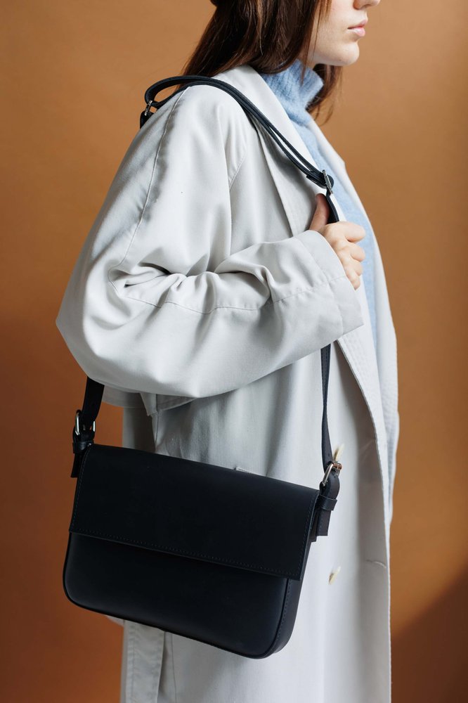 Стильна мінімалістичниа жіноча сумка арт. Soho з натуральної шкіри з матовим ефектом чорного кольору Soho_black Boorbon