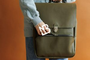 Кожаные рюкзаки ручной работы производителя Boorbon – изысканный аксессуар для современного стиля жизни