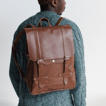Місткий чоловічий міський рюкзак ручної роботи арт. 501 з натуральної  напівматової шкіри коньячного кольору