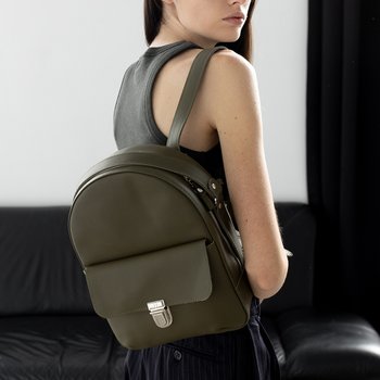 Женский мини-рюкзак ручной работы арт.520 из натуральной кожи с легким матовым эффектом цвета хаки