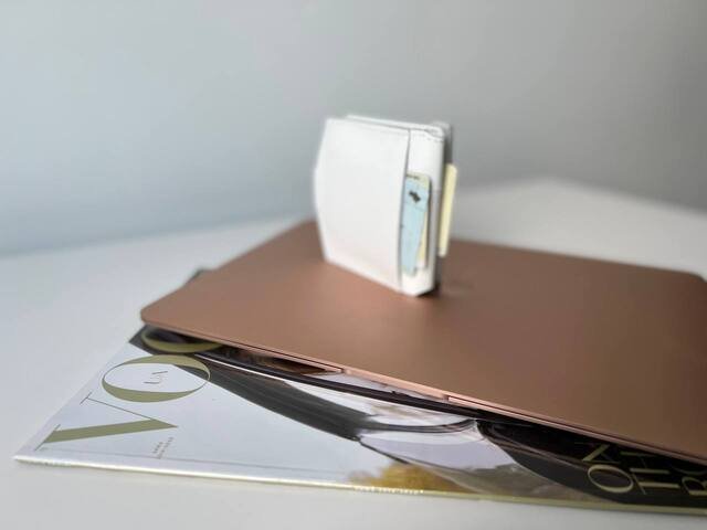 Мініатюрний гаманець ручної роботи арт. 107 із натуральної шкіри із легким матовим ефектом білого кольору 107_fist Boorbon