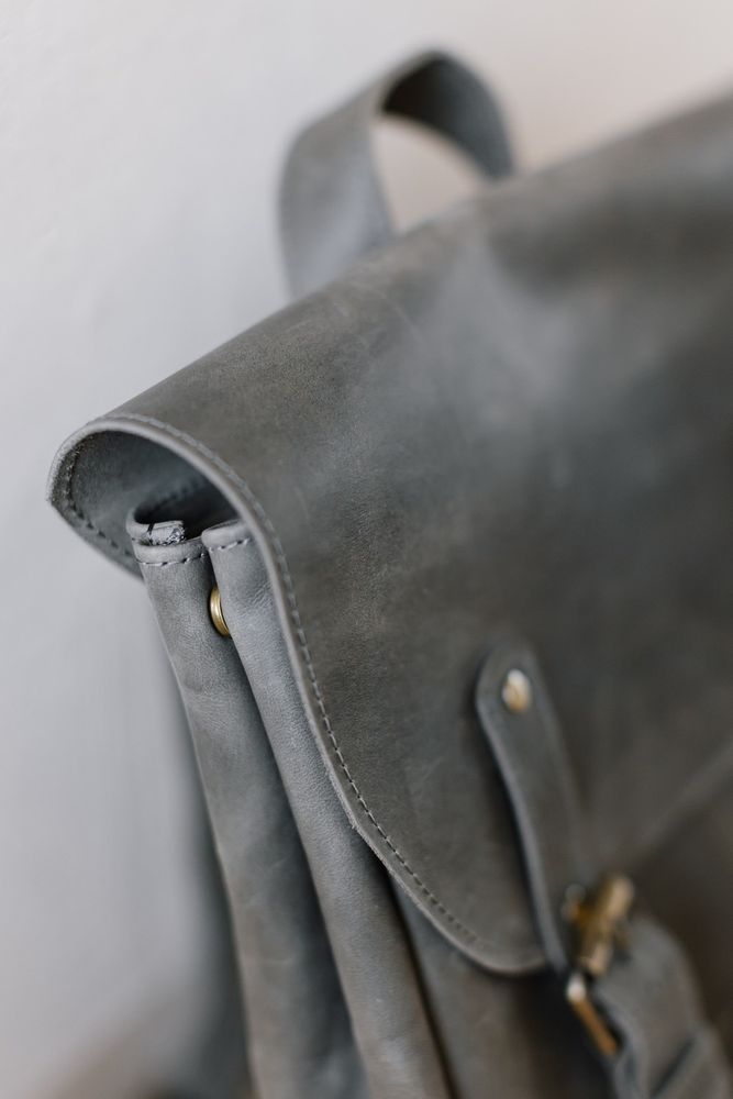 Рюкзак арт. 505 из натуральной винтажной кожи серого цвета 505_gray_crzh Boorbon