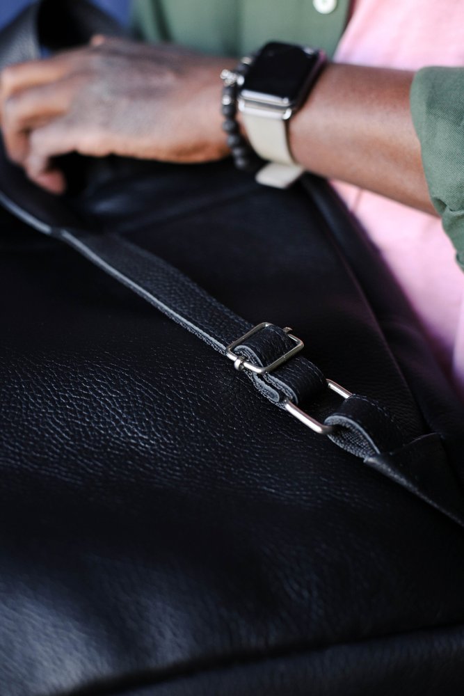 Класичний чоловічий рюкзак в мінімалістичному стилі арт. Klerk ручної роботи з натуральної фактурної шкіри чорного кольору Klerk_black Boorbon