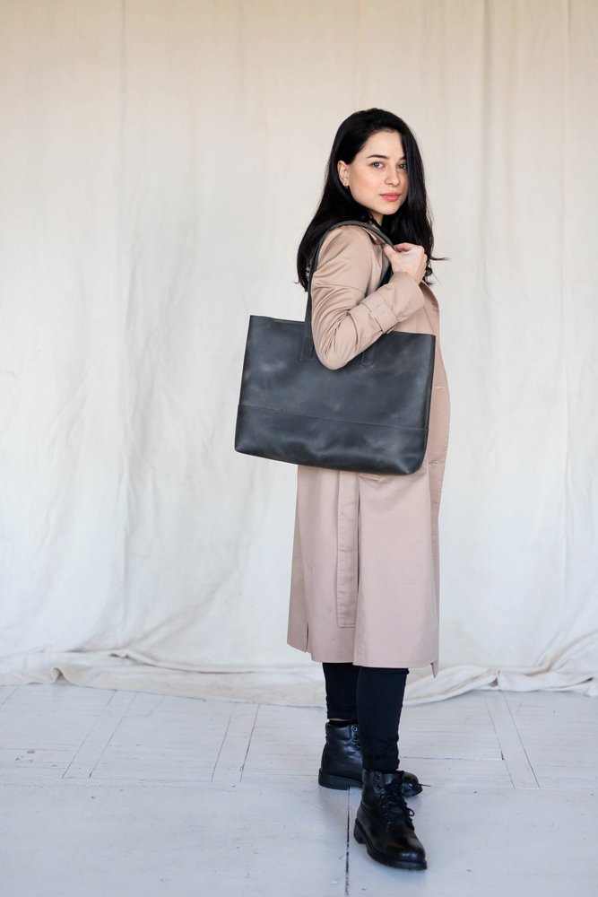Містка жіноча сумка шоппер арт. 603i темно-сірого кольору з натуральної вінтажної шкіри 603i_black_crzhh Boorbon