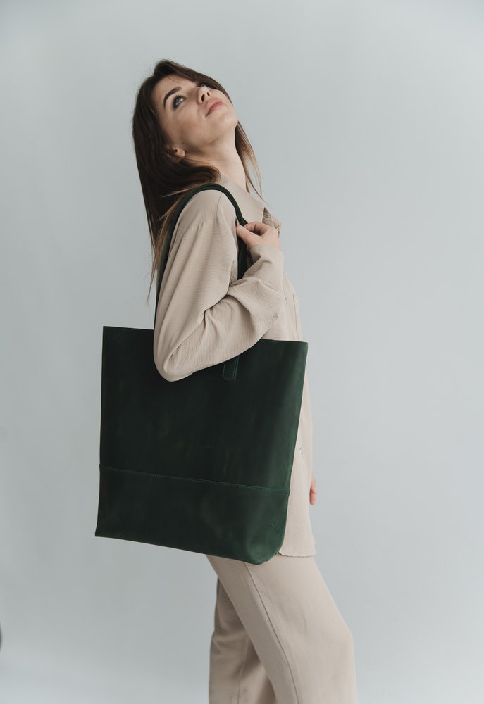 Классическая женская сумка шоппер арт. 603 ручной работы из натуральной винтажной кожи зеленого цвета