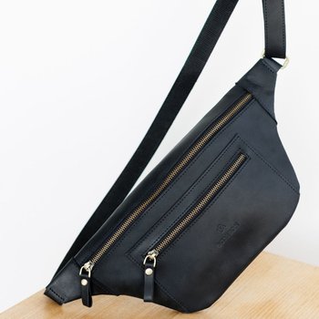 Удобная и практичная поясная сумка бананка арт. Attica из натуральной винтажной кожи черного цвета